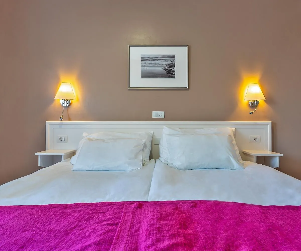 Coral La Quinta Park Suites Santa Ursula
